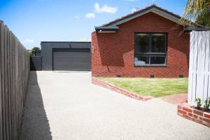 Grove Retreat With Pool, Sauna and Family Fun