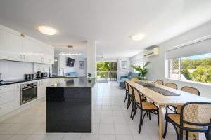 Expansive Coolum Beach Apartment