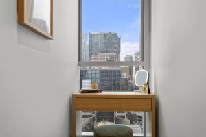 Breathtaking 2BR Retreat With Pool And Free Parking