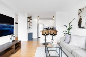 Downtown Montreal Horizon Suite With Parking