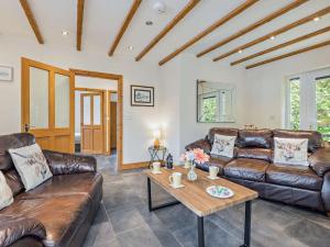 2 Bed in Benllech 42369