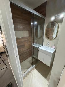 Check and Home - Brown II - 4 Huéspedes Reciclado en Zona Güemes