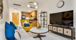 Lake View 1BHK in JLT Next to Metro