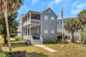 Aqua Vista - Cozy beach home w BBQ & large deck