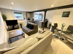 Fantastic convenient 2 Bedroom 2 bathroom Perfect for Stansted Airport, 3 minute walk to Bishops Stortford Train Station!