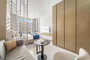 ALiving Elegant Studio with Balcony I Canal View I DAMAC Maison Prive- 706B