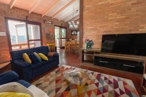 Casa com Vista, Lareira e Churrasqueira na Serra