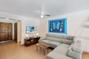 Charming Duplex in Playa Potrero Surfside Community, with a Private Pool, Cozy Interior and Walkable Access to the Beach