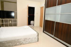 Pinner Cosy Studio Annexe w Parking Near Eastcote