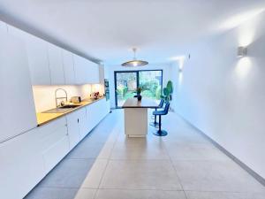 Exceptional 3BR Apartment with private terrace&garden