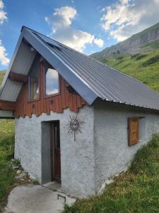 Chalet des étoiles au pied des montagnes