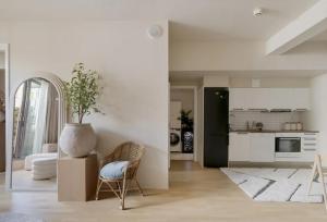 Luxurious and super central apartment with balcony