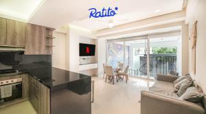 PBB Torre KU Amazing 1BR APT Sofa Bed Balcony