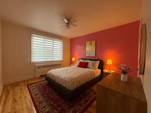 Delightful Style & Comfort in Montreal! Sleep 4!