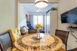 Loft com Ar Condicionado e Wi-fi a 140m da Praia