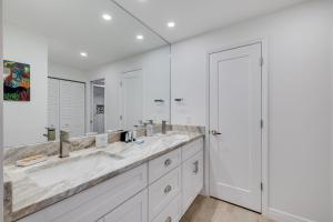 Pointe Santo D1 - Gorgeous Residence, Fantastic Amenities, Walk Out Patio, and Direct Gulf Views