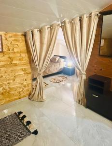 CASAWyW 4 apartament cu 5 camere