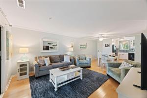 MWV2010: 2010 Marsh Walk Villa