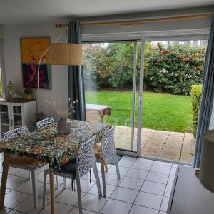 "Les écrins", Grand T2 lumineux en bord de mer avec son jardin privé!