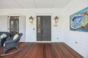 WW2204: 2204 Waterway Blvd.