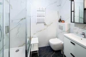 WAWELOVE Piłsudskiego - 3 bedroom apt. with balcony and free parking!