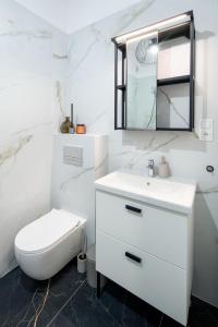 WAWELOVE Piłsudskiego - 3 bedroom apt. with balcony and free parking!