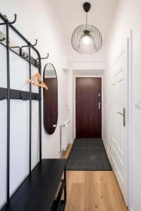 WAWELOVE Piłsudskiego - 3 bedroom apt. with balcony and free parking!