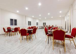 Capital O Che Sigma Hotel