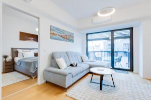 Holešovice Retreat, Balcony, Air-Con and Secure Parking