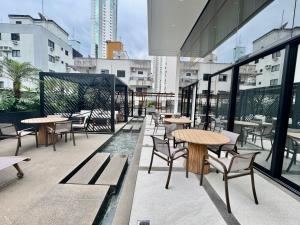 Apartamento 3 dormitórios quadra da praia