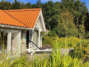 Quiet Cottage Near Nature, Water And Views