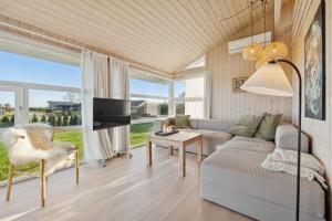 Seaview Cottage With Sauna Near The Beach