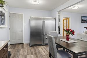 Cozy 3BR Downtown Fredericton Home with Parking