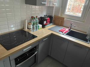 Gagliardini - KP - Cosy 2-pers apt in lively neighborhood Paris 20