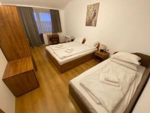 CEDAR LODGE NEXT TO LIFT ONE BEDROOM APARTMENT