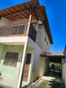 Casa duplex próximo ao Centro de Rio das Ostras, a poucos minutos da praia