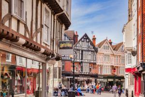 City Centre, River views, Sleeps 5, Free Parking