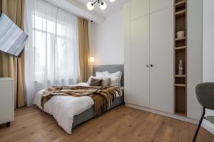 Contemporary Aparthotel 2-BR Flats Near Old Town Quiet & Serene