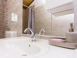 Holiday House imun - Three bedroom Holiday house with pool