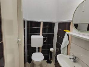 Holiday House Emma - Two Bedroom Holiday Home With Terrace