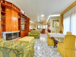 Villa with private pool near Terrauzza