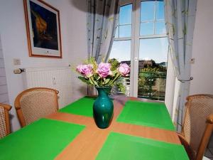 Pirates nest in the forest castle