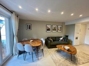 Spacious Group Stay in Antibes