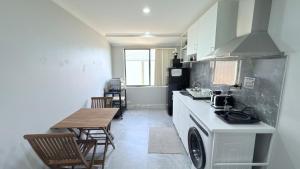 Newly Renovated Room,Bathroom and private Kitchen