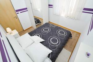 Apartments by the sea Poljana, Ugljan - 24970