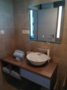 Apartments by the sea Nin, Zadar - 16428