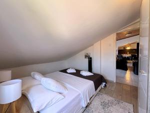 Apartments with parking space Silo, Krk - 24997