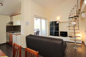 Apartments with parking space Baska, Krk - 25018