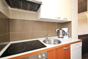 Apartments with parking space Baska, Krk - 25018