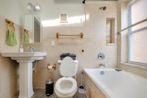 Downtown 1BD APT, Walk to Stadiums, Free Parking